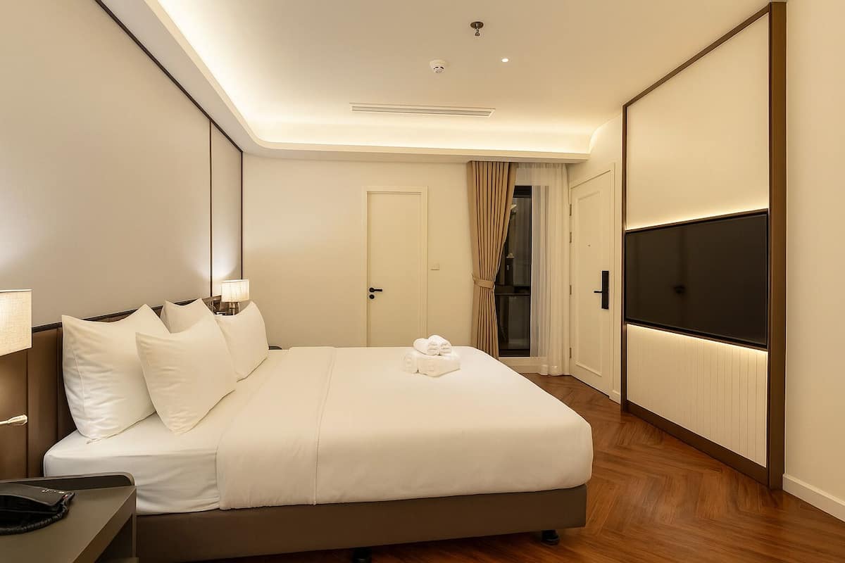 1 bedroom, in-room safe, desk, laptop workspace