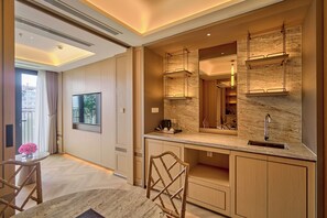 Grand Suite, Balcony, City View - Afternoon Tea on Sky Beach | Private kitchen - La Passion Sai Gon Hotel (Ho Chi Minh City)
