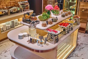 Free daily buffet breakfast - La Passion Sai Gon Hotel (Ho Chi Minh City)