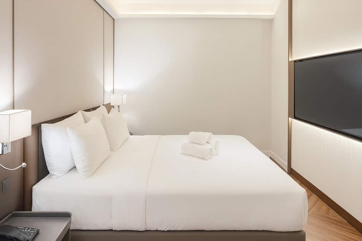 1 bedroom, in-room safe, desk, laptop workspace