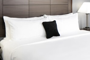 In-room safe, laptop workspace, iron/ironing board, free WiFi