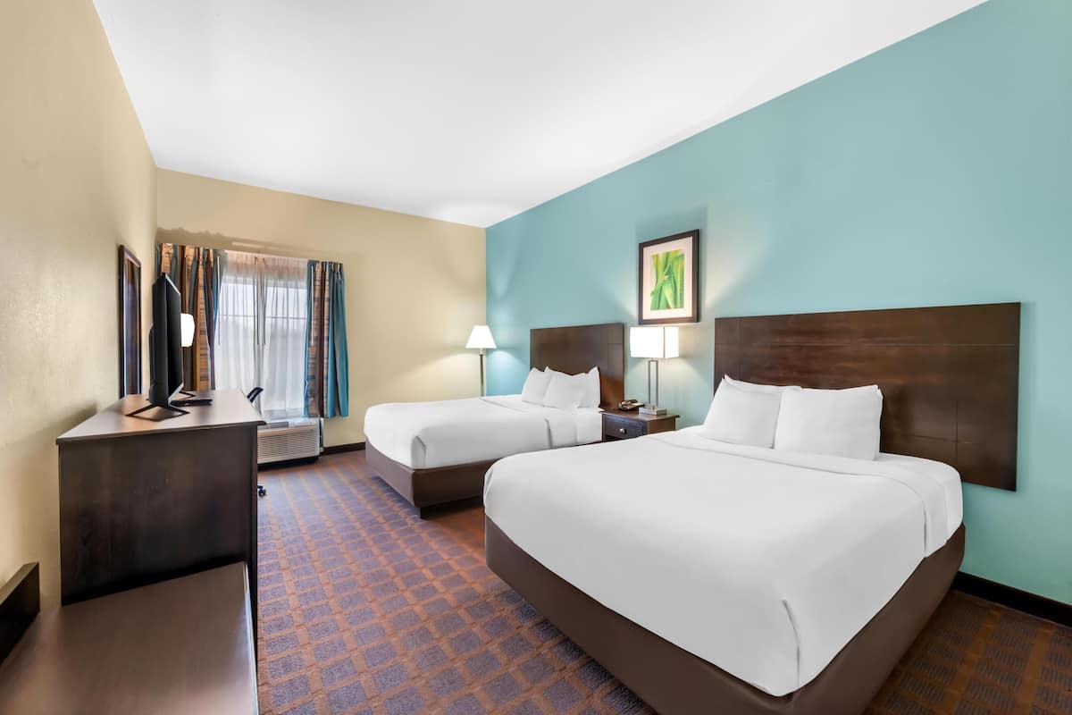 Caja de seguridad en la habitación y espacio para trabajar con laptop