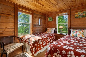 3 bedrooms, desk, iron/ironing board, free WiFi - Charming Cabin with Incredible Mountain Views (Bostic)