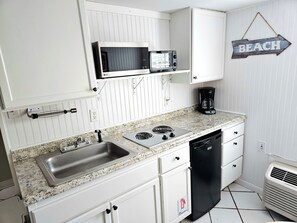 Fridge, microwave, stovetop, coffee/tea maker - Condo BEST location in Gulf Shores by Public Beach - KING bed & FREE parking! (Gulf Shores)