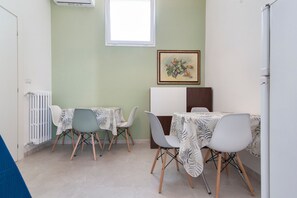 Dining - Casa Fiorita Patio & Parking - Lecce Selection (Lecce)