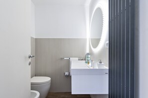 Shower, hair dryer, bidet, towels - Frankie's House - Lecce Selection (Lecce)