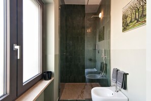 Shower, hair dryer, bidet, towels - HON Lecce Hospitality - Lecce Selection (Lecce)