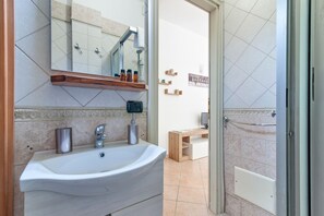 Shower, bidet - Le 2 Palme Family House & Parking -Lecce Selection (Lecce)