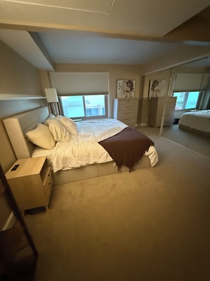 2 chambres, fer et planche à repasser, Wi-Fi, draps fournis