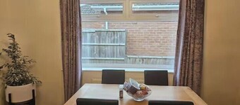Pet Friendly - 2 Bedrooms - 4 Guests - Parking