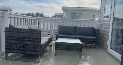 2 Bed-Sleeps 6-Patio-Parking-Pet Friendly