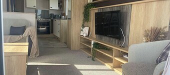 2 Bed-Sleeps 6 -Patio-Parking-Pet Friendly