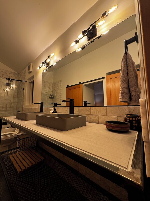Hair dryer, towels, toilet paper