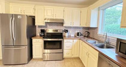 Holland Hideaway minutes to Charlottetown