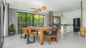 Luxury Villa, 5 Bedrooms, Private Pool, Pool View | Ruang makan