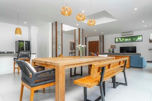 Luxury Villa, 5 Bedrooms, Private Pool, Pool View | Dining room - Villa Damai Canggu (Canggu)