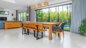 Luxury Villa, 5 Bedrooms, Private Pool, Pool View | Ruang makan