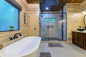 Een douche, een haardroger, handdoeken