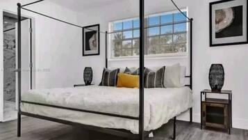 5 bedrooms, iron/ironing board, WiFi