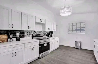 Luxury Pool Villa 5BD 4BA