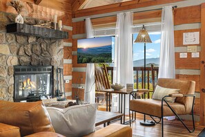 Televisie en een open haard