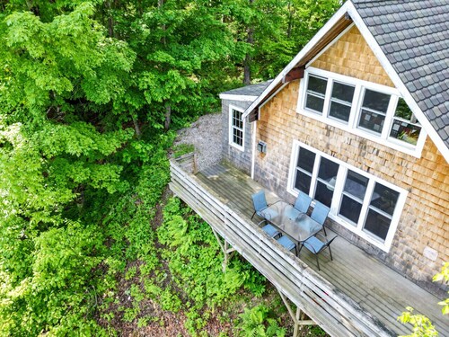 Mountain Views Moon Cottage