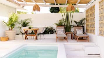 Phòng đôi Deluxe | Trang trí khác biệt, bàn ủi/dụng cụ ủi quần áo