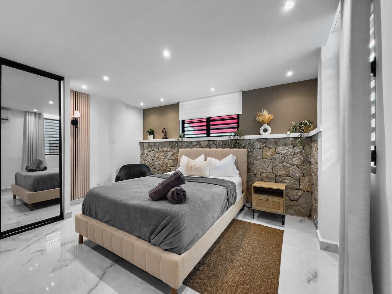 1 bedroom, desk, travel crib, free WiFi