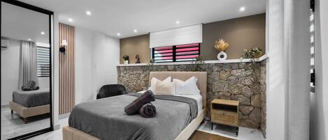 1 bedroom, desk, travel crib, free WiFi