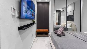 1 bedroom, desk, travel crib, free WiFi