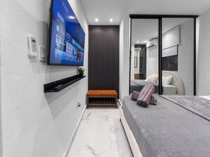 1 Schlafzimmer, Schreibtisch, Reisekinderbett, kostenloses WLAN