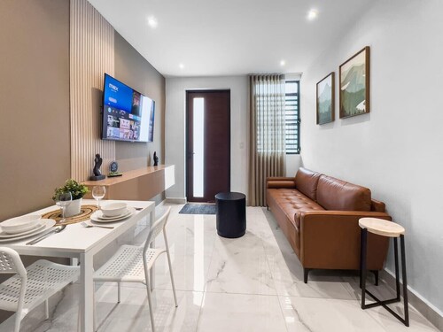 Hyde Park #10 | Comfy Apt W/ Parking @ San Juan