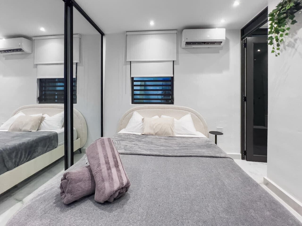 1 bedroom, desk, travel crib, free WiFi