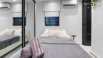 1 bedroom, desk, travel crib, free WiFi