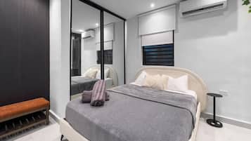 1 bedroom, desk, travel crib, free WiFi