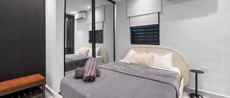 1 bedroom, desk, travel cot, free WiFi