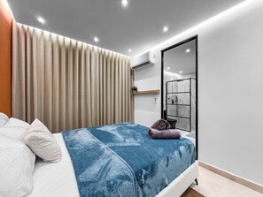 1 bedroom, desk, travel cot, free WiFi