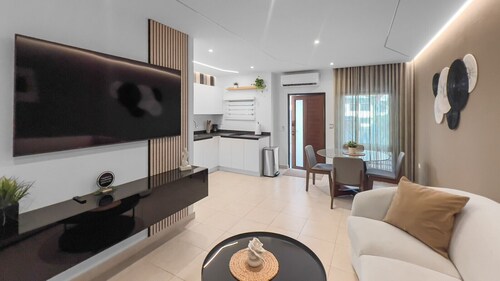 Hyde Park #1 | Comfy Apt W/ Parking @ San Juan