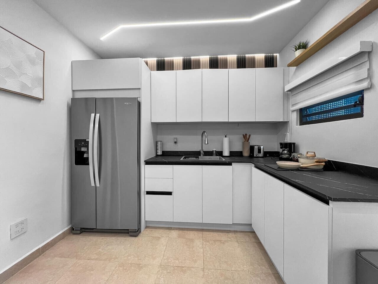 Fridge, microwave, stovetop, coffee/tea maker