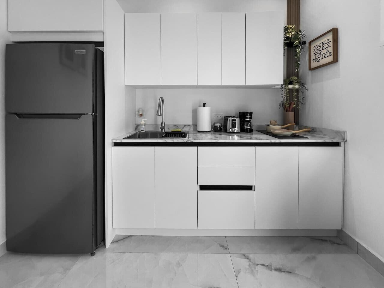 Fridge, microwave, stovetop, coffee/tea maker