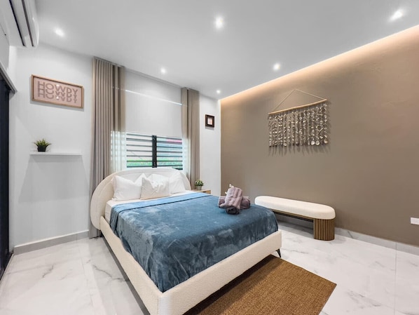 1 bedroom, desk, travel crib, free WiFi