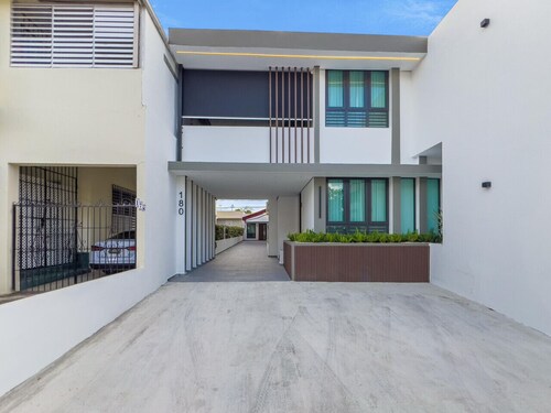 Hyde Park #4 | Comfy Apt W/ Parking @ San Juan