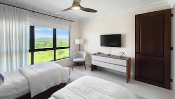 3 chambres, bureau, Wi-Fi gratuit, draps fournis