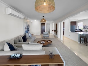 智能电视、办公室