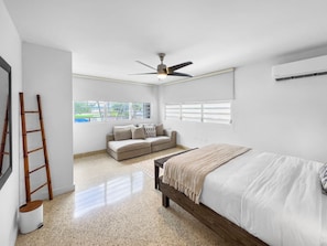 6 bedrooms, desk, travel crib, free WiFi