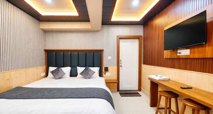 Hotel GP Lake View Near Mall Road