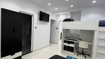 5 slaapkamers, een strijkplank/strijkijzer, wifi, beddengoed