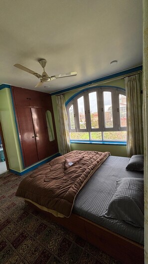 舒适双人房或双床房, 山景 | 办公桌、笔记本电脑工作区、免费 WiFi