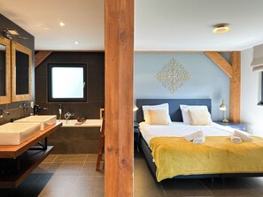 1 bedroom, iron/ironing board, Internet - Beautiful and quietly located villa (Alphen)