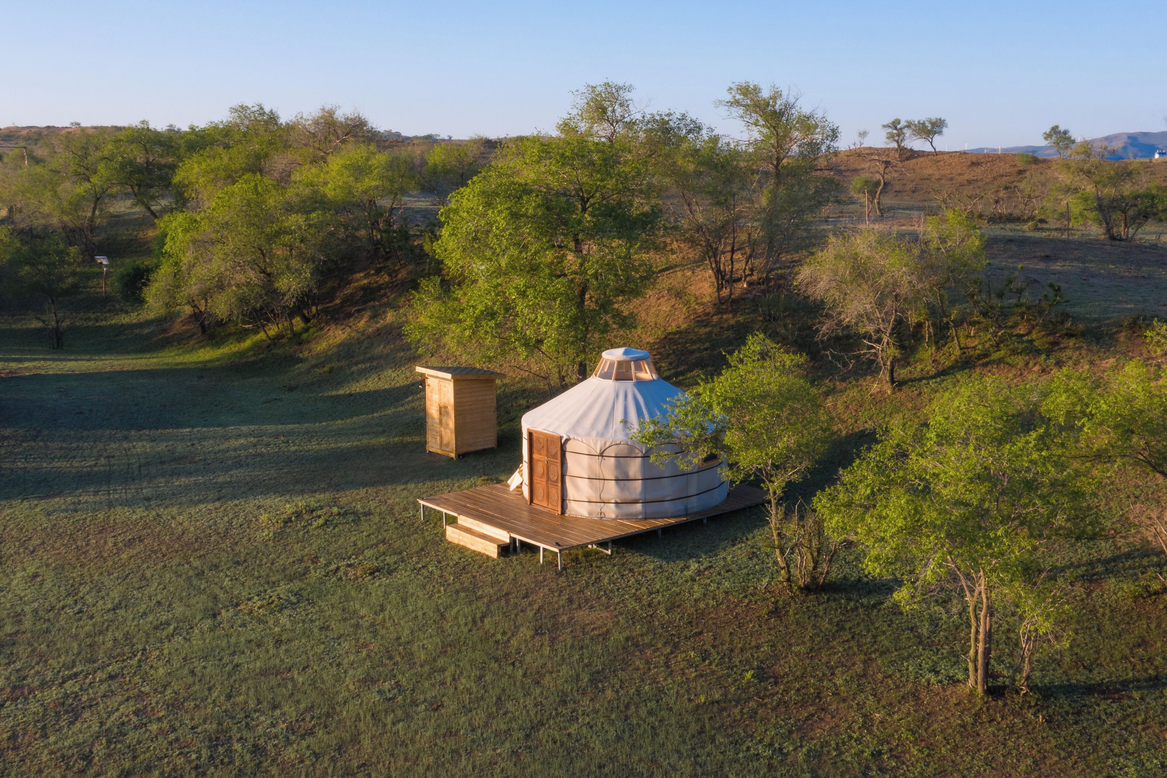 Phòng đơn cơ bản, sân hiên, quang cảnh đồi núi | Chăn bông, trang trí khác biệt 